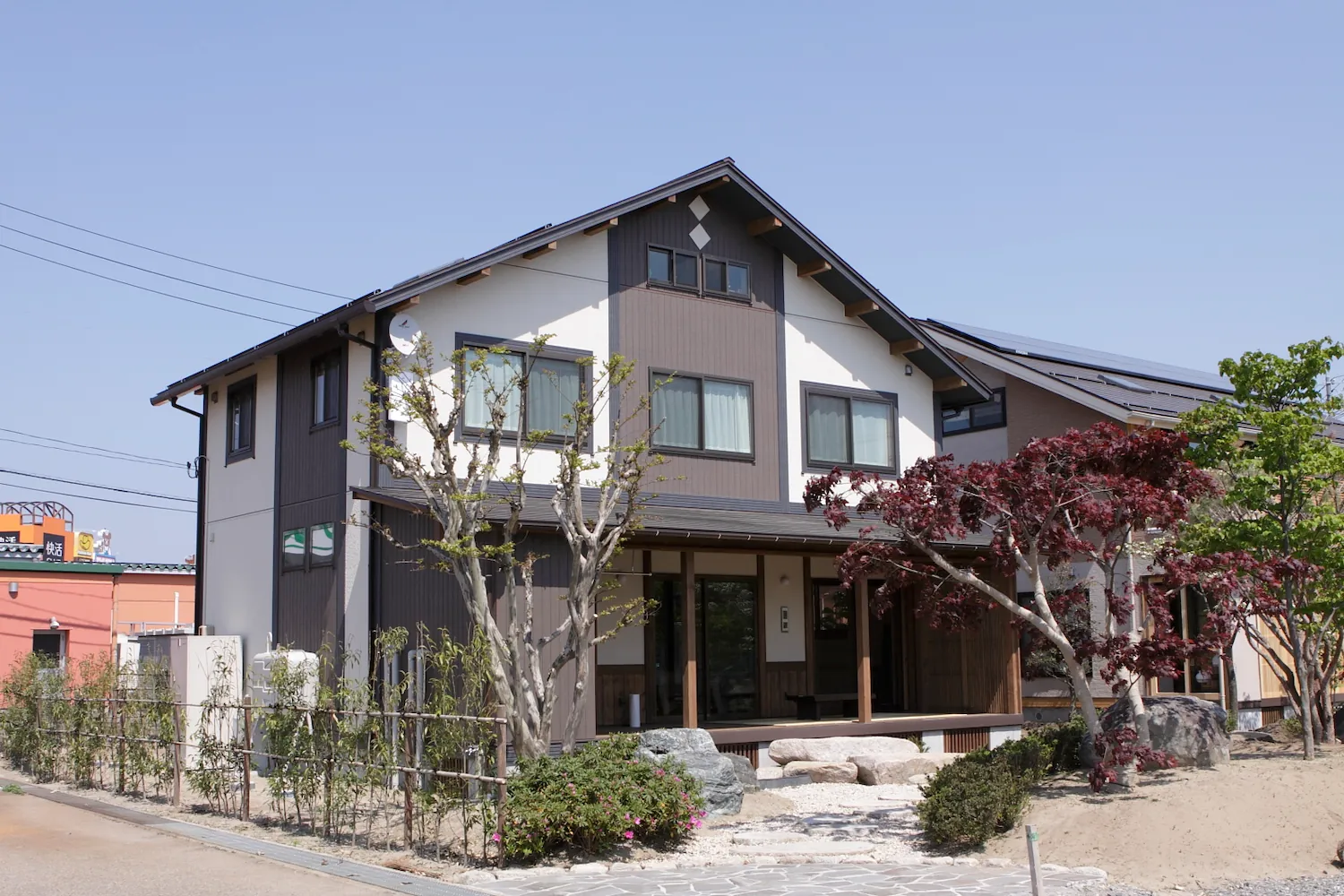 和の趣を現代に活かした、木のぬくもりあふれる住まい