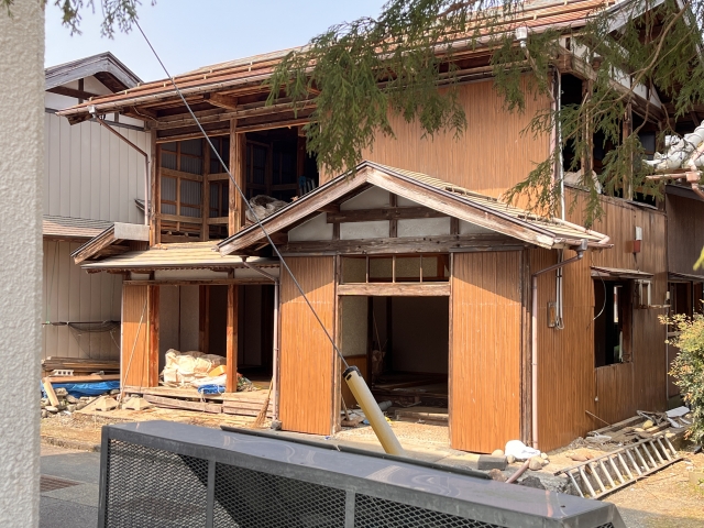 「解体費用が思ったより高い…」を防ぐ｜建て替え前に知っておくべき注意点